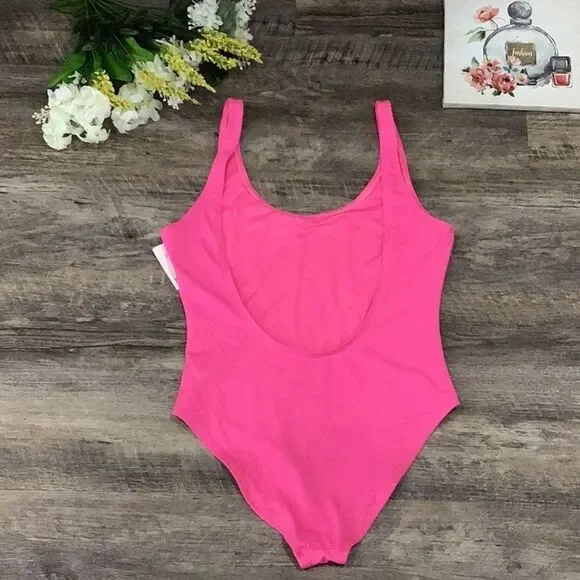 Squad One-Piece - Picture 4 of 4